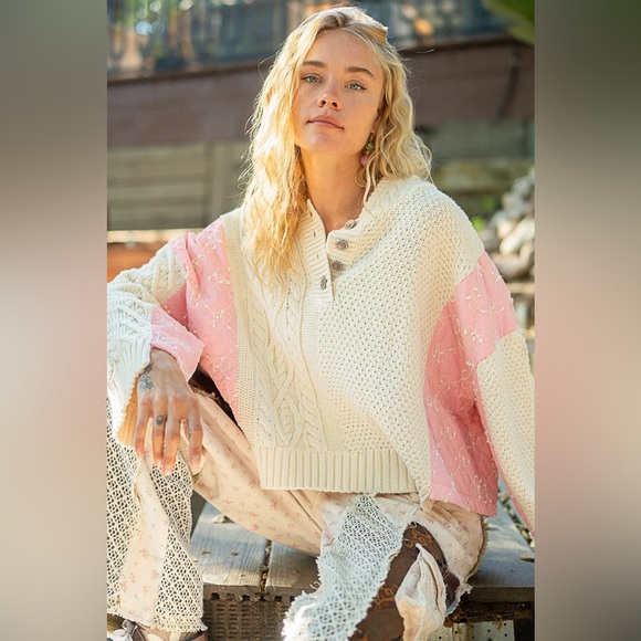 POL Cream and Pink Knit Sweater - Picture 1 of 7